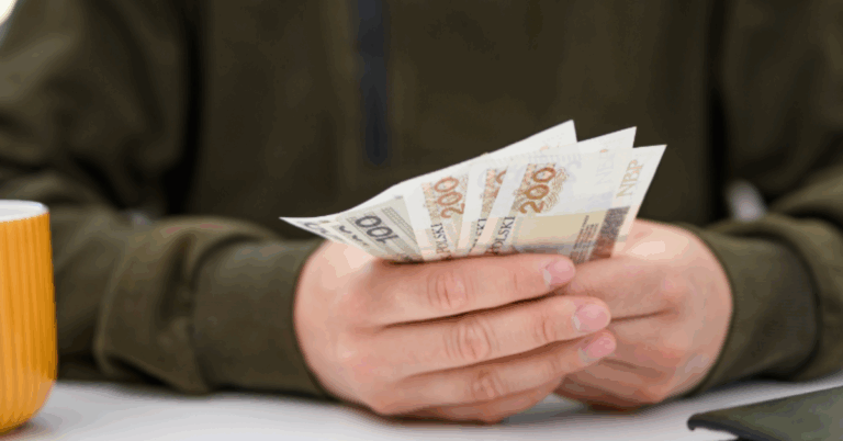 Money Lender: Everything You Need to Know Before Borrowing